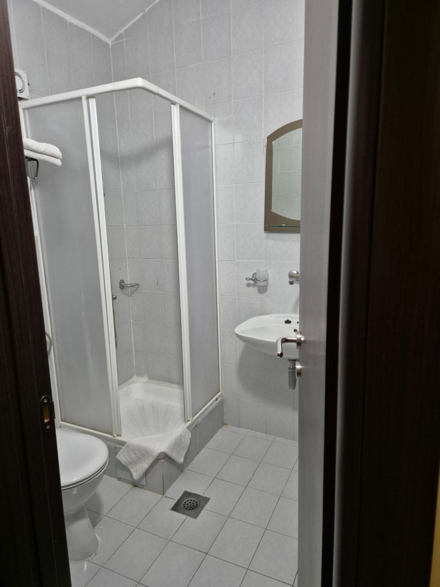 Mali Milocer Bay Accommodation Sveti Stefan Chambre photo
