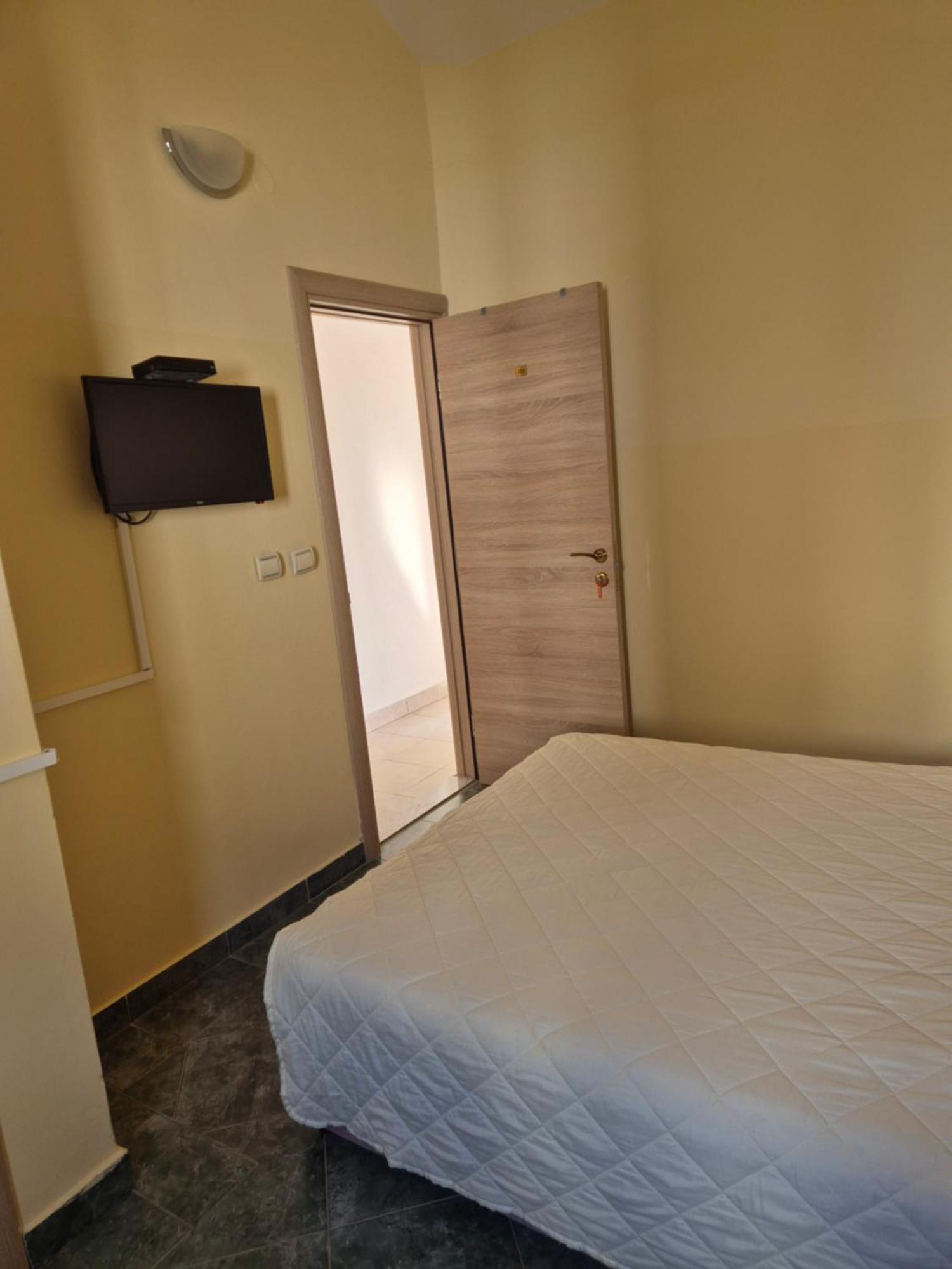 Mali Milocer Bay Accommodation Sveti Stefan Chambre photo