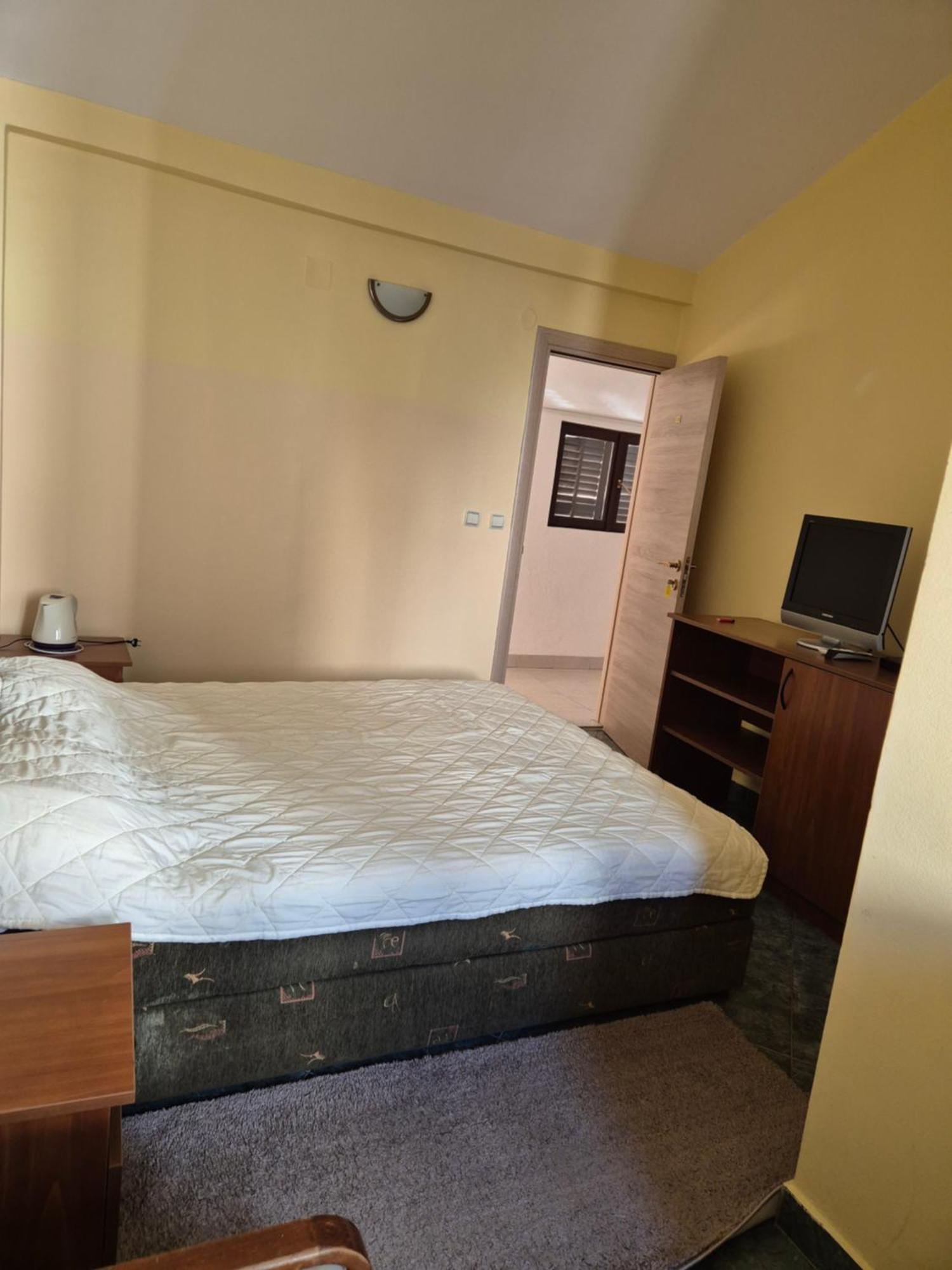Mali Milocer Bay Accommodation Sveti Stefan Chambre photo