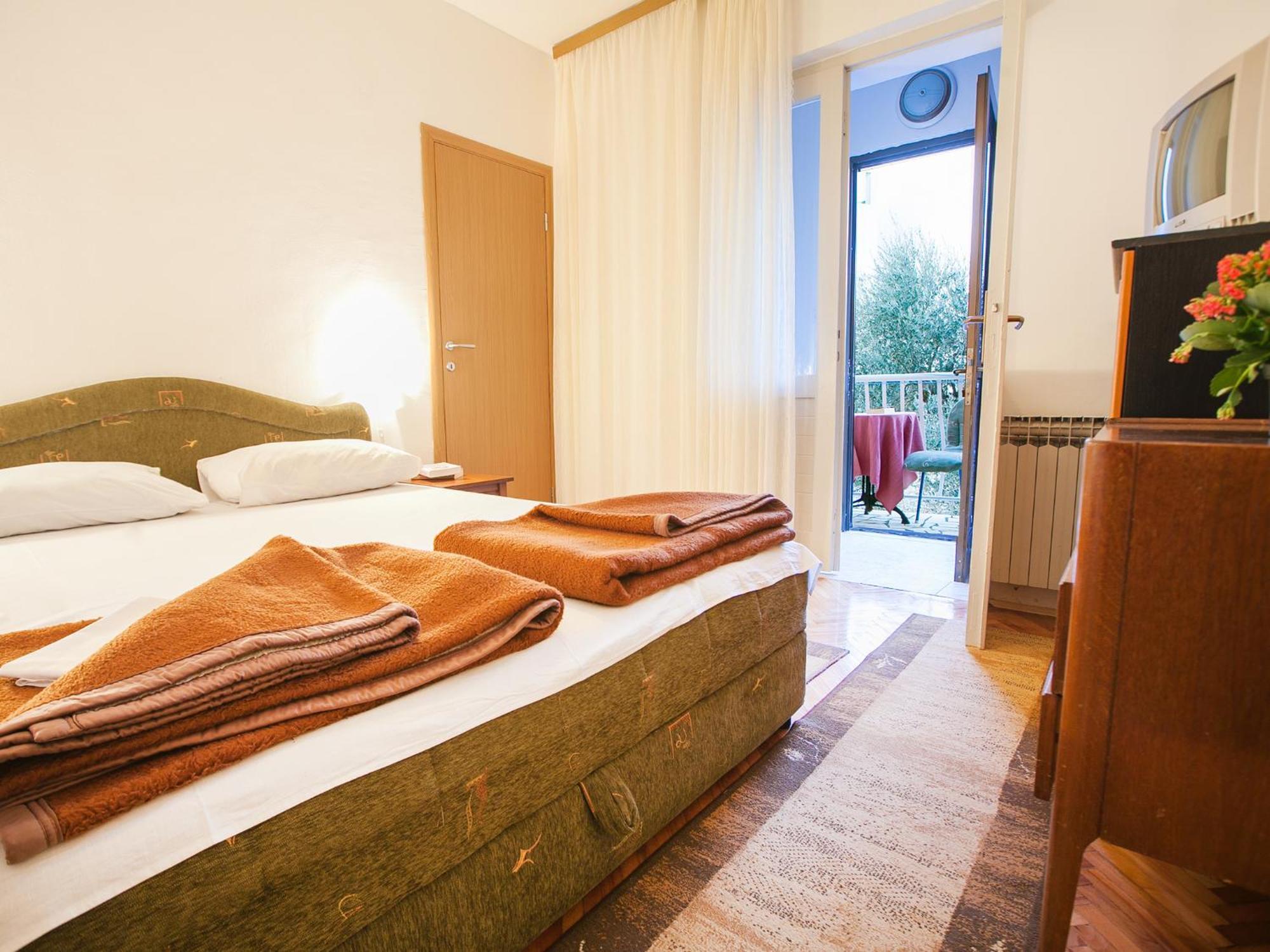 Mali Milocer Bay Accommodation Sveti Stefan Chambre photo