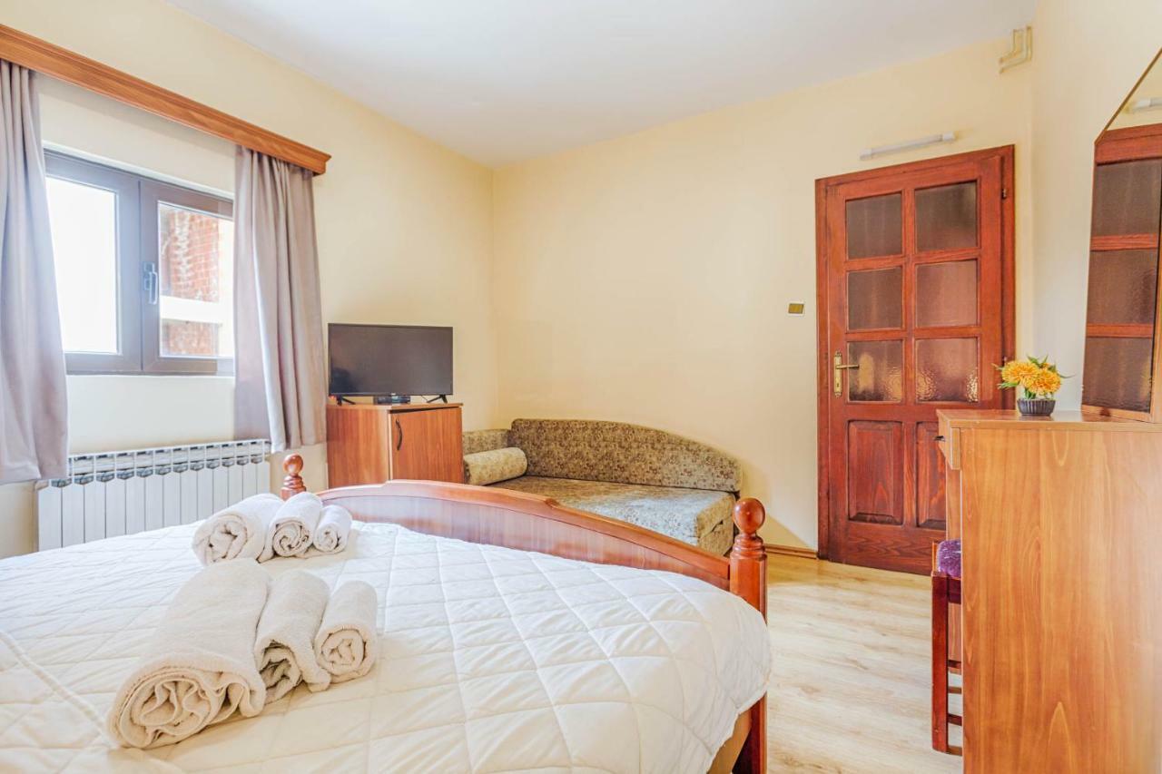 Mali Milocer Bay Accommodation Sveti Stefan Extérieur photo