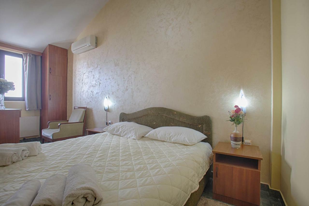 Mali Milocer Bay Accommodation Sveti Stefan Extérieur photo